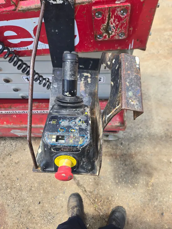 2018 MEC MICRO 19 Scissor Lift