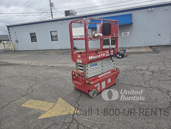 2019 MEC MICRO 19 Scissor Lift