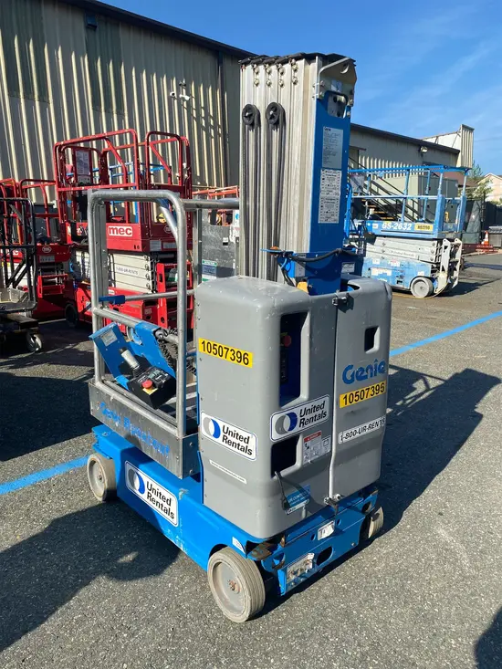 2016 Genie GR-20 Self-Propelled One-Person Lift