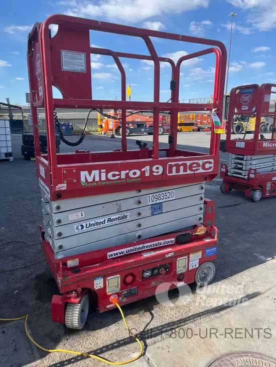 2019 MEC MICRO 19 Scissor Lift