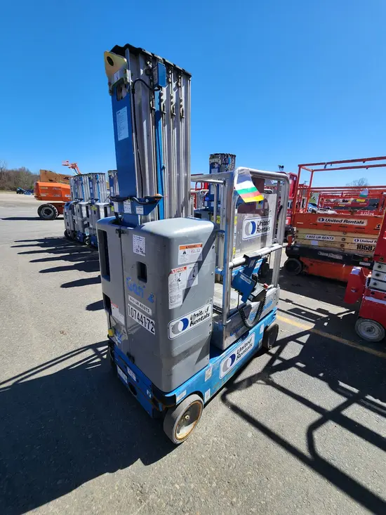 2018 Genie GR-20 Self-Propelled One-Person Lift