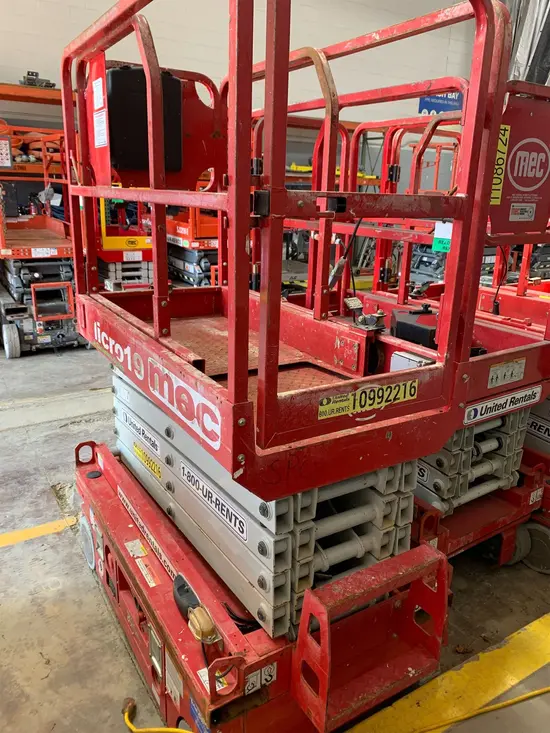 2019 MEC MICRO 19 Scissor Lift