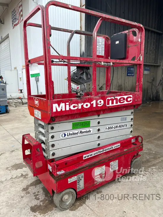 2018 MEC MICRO 19 Scissor Lift