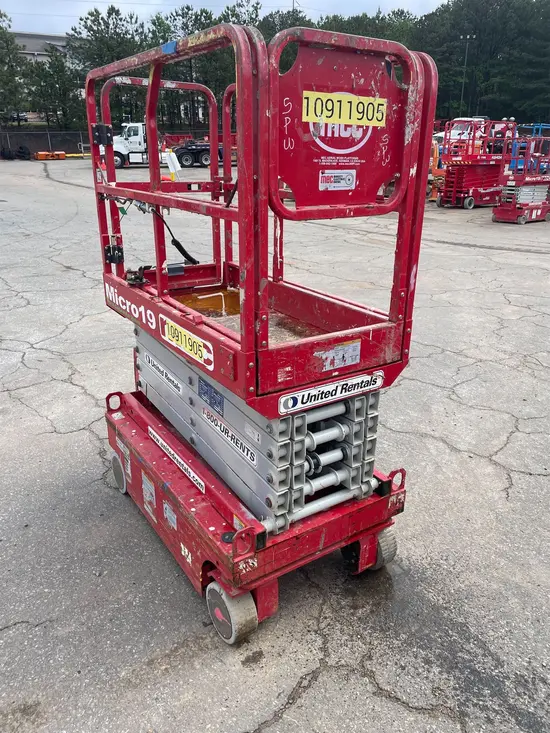 2019 MEC MICRO 19 Scissor Lift