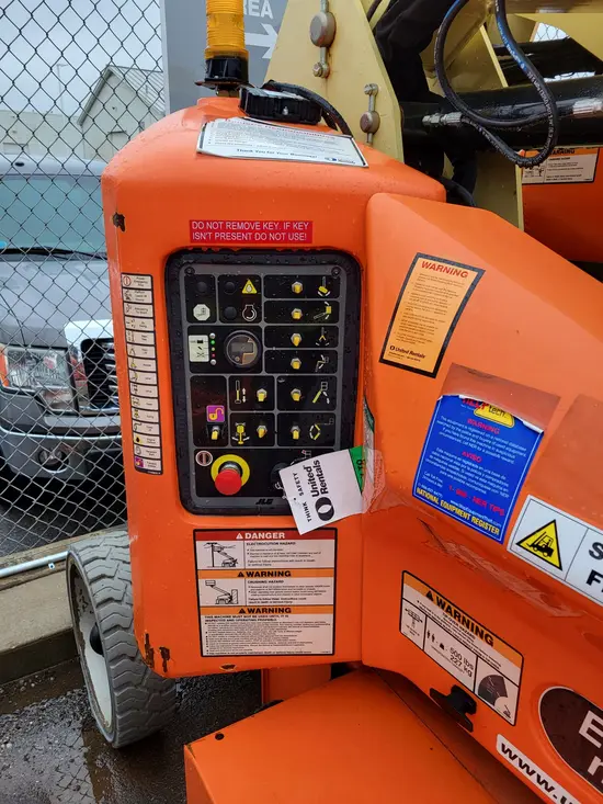 2017 JLG E400AJPN Articulating Boom Lift