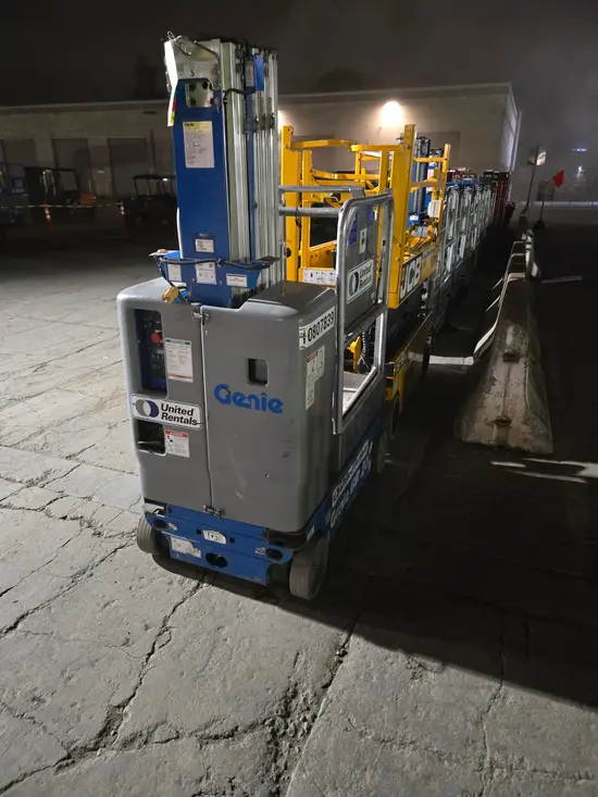2018 Genie GR-20 Self-Propelled One-Person Lift