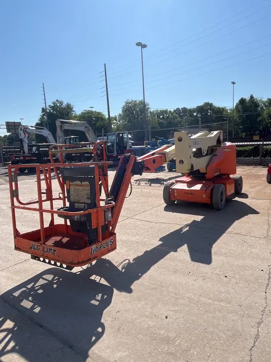 2017 JLG E400AJPN Articulating Boom Lift