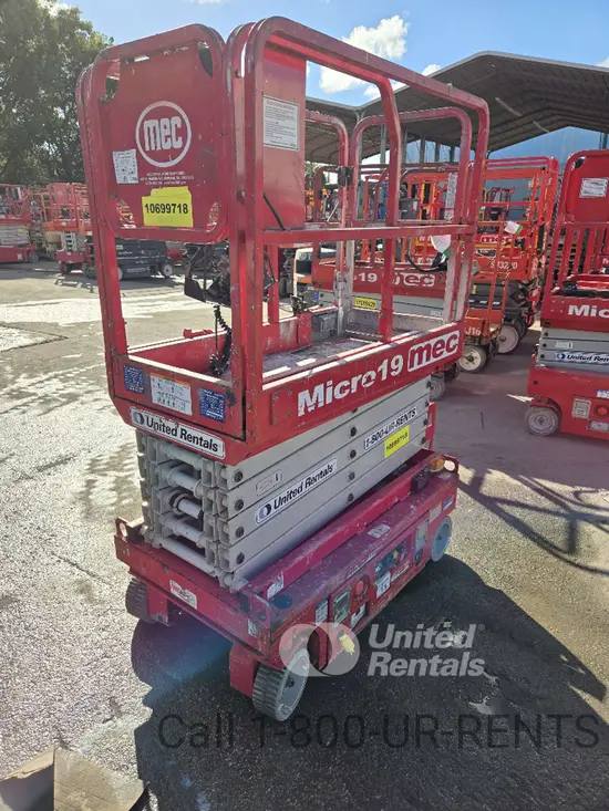 2017 MEC MICRO 19 Scissor Lift
