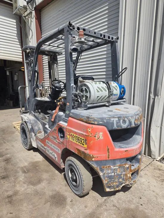 2023 Toyota 40-8FGU25 Warehouse Forklift