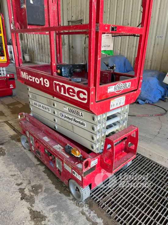 2018 MEC MICRO 19 Scissor Lift
