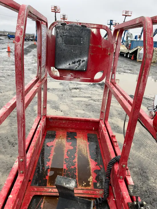 2018 MEC MICRO 19 Scissor Lift