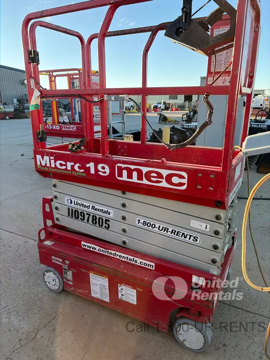 2020 MEC MICRO 19 Scissor Lift