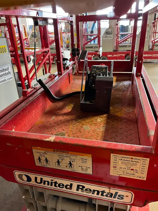 2019 MEC MICRO 19 Scissor Lift
