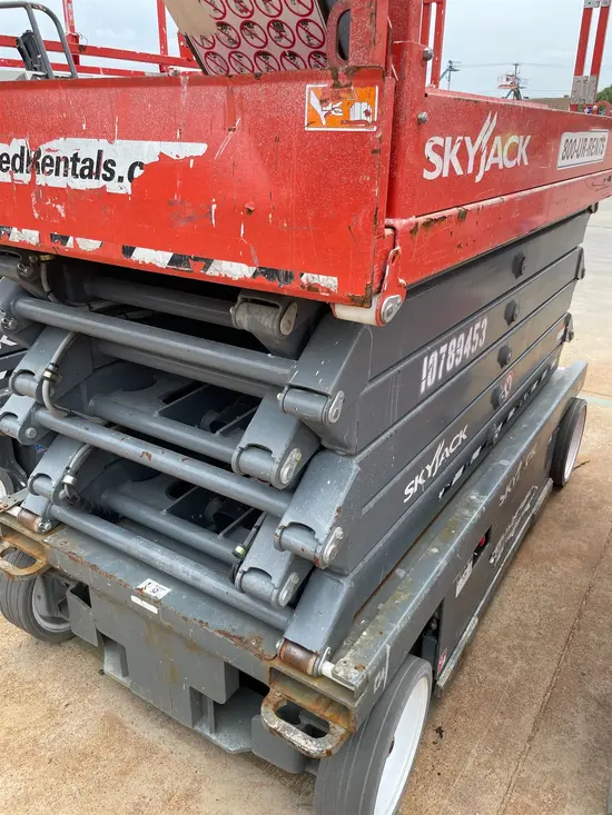 2018 Skyjack SJIII4740 Scissor Lift