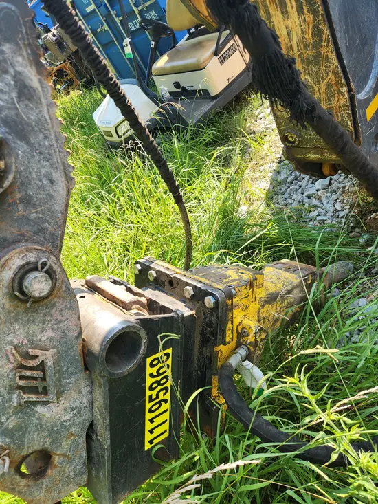 2021 Epiroc SB 452 Attachment