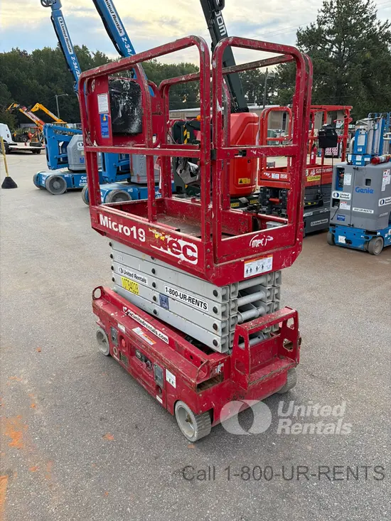 2018 MEC MICRO 19 Scissor Lift