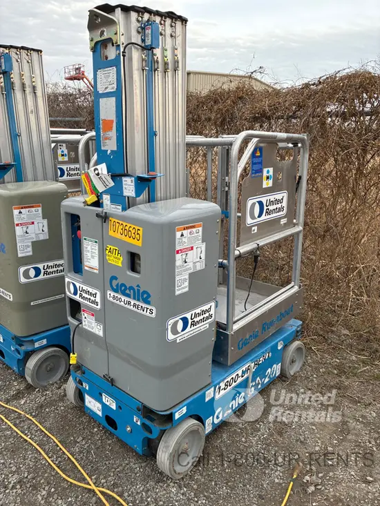 2018 Genie GR-20 Self-Propelled One-Person Lift