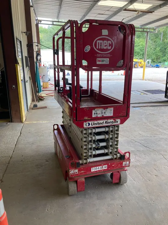2018 MEC MICRO 19 Scissor Lift
