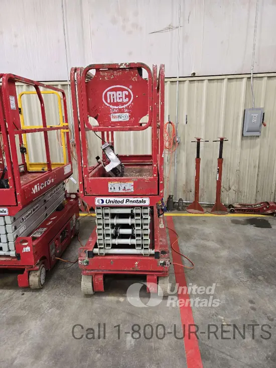 2019 MEC MICRO 19 Scissor Lift