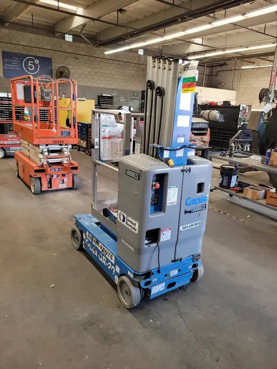 2018 Genie GR-20 Self-Propelled One-Person Lift
