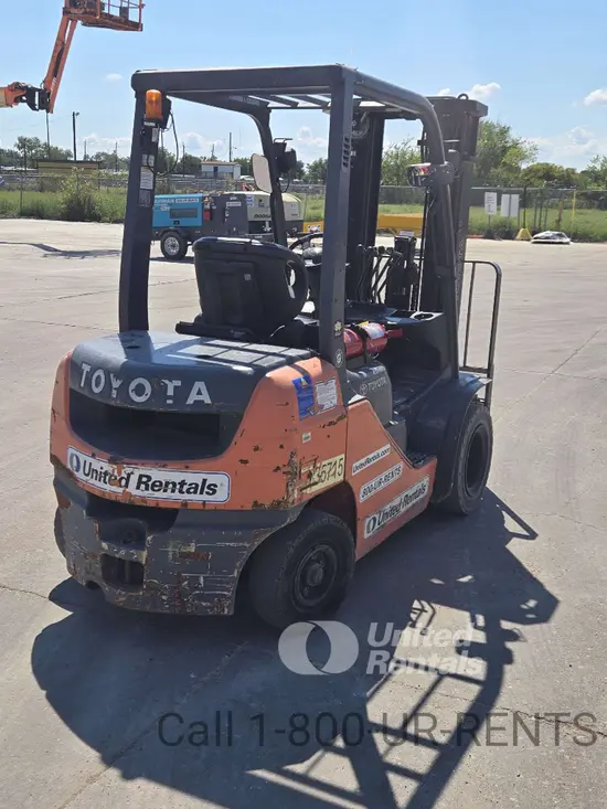 2018 Toyota 8FDU25 Warehouse Forklift