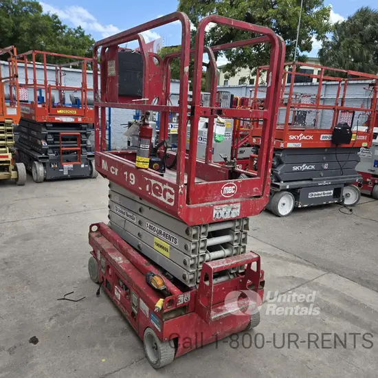 2017 MEC MICRO 19 Scissor Lift