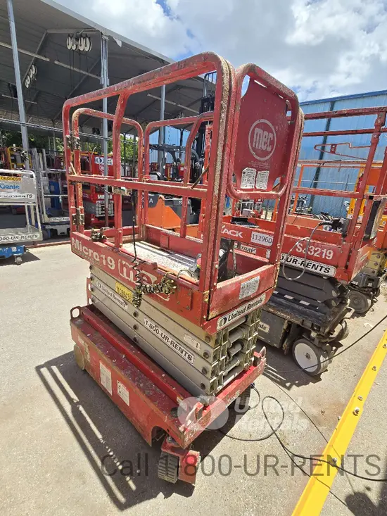 2020 MEC MICRO 19 Scissor Lift