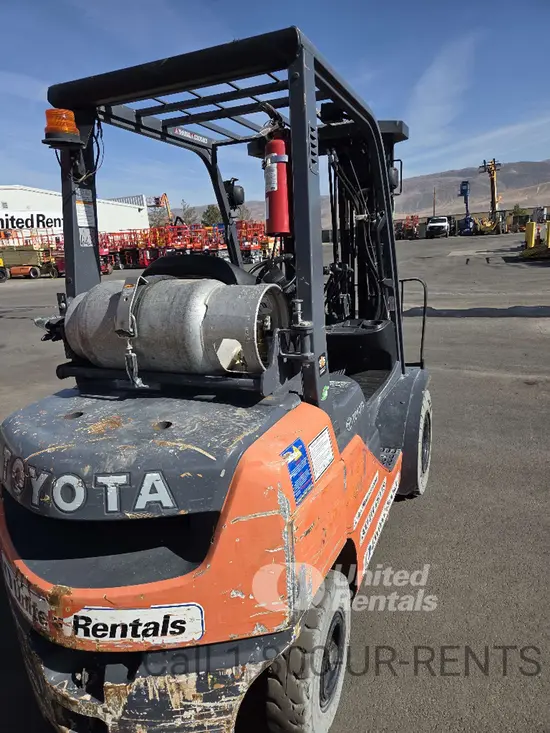 2019 Toyota 8FGU25 Warehouse Forklift
