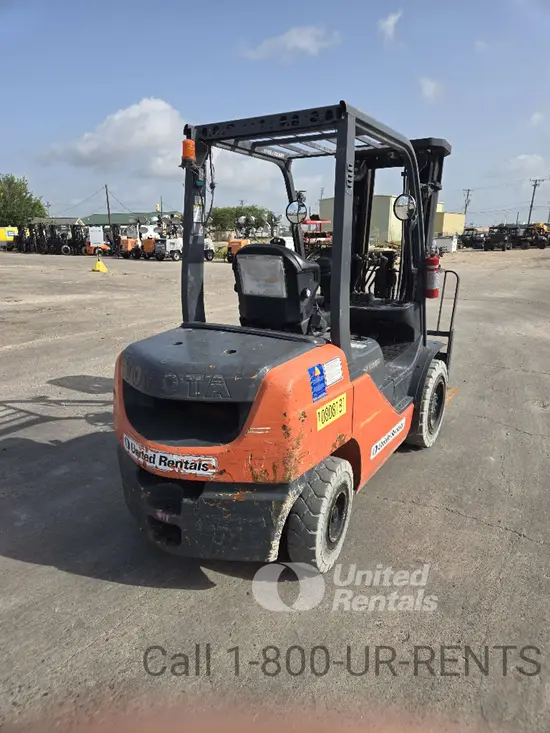 2018 Toyota 8FDU30 Warehouse Forklift