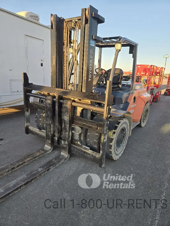 2019 Toyota 8FD70U Warehouse Forklift