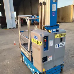2017 Genie GR-20 Self-Propelled One-Person Lift