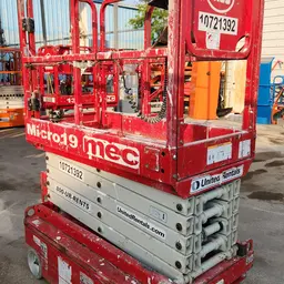 2018 MEC MICRO 19 Scissor Lift
