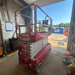 2017 MEC 4046SE Scissor Lift