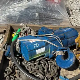 2012 JD NEUHAUS PROFI 10T Hoist