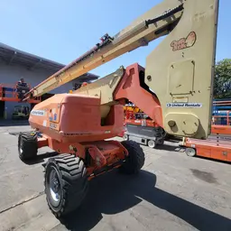 2013 JLG 800AJ Articulating Boom Lift