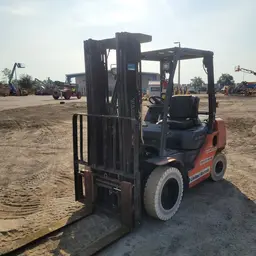 2018 Toyota 8FGU25 Warehouse Forklift