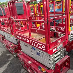 2018 MEC MICRO 19 Scissor Lift