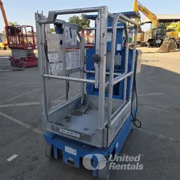2018 Genie GR-12 Self-Propelled One-Person Lift