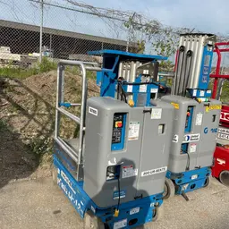 2018 Genie GR-12 Self-Propelled One-Person Lift