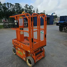 2018 Snorkel TM12E Self-Propelled One-Person Lift