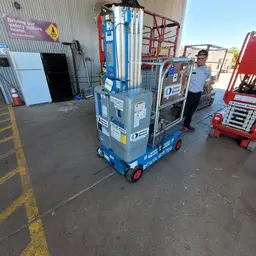 2018 Genie GR-20 Self-Propelled One-Person Lift