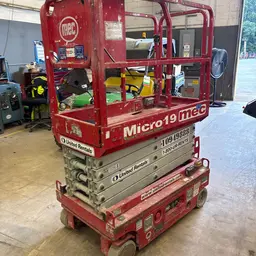 2019 MEC MICRO 19 Scissor Lift