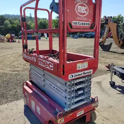 2018 MEC MICRO 19 Scissor Lift