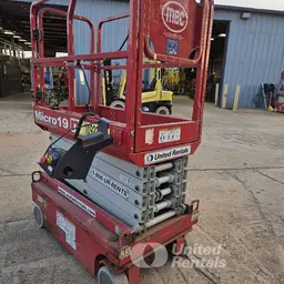 2019 MEC MICRO 19 Scissor Lift