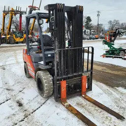 2019 Toyota 8FGU30 Warehouse Forklift