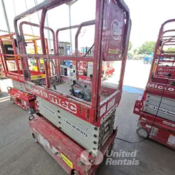 2017 MEC MICRO 19 Scissor Lift