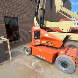 2013 JLG E400AJPN Articulating Boom Lift