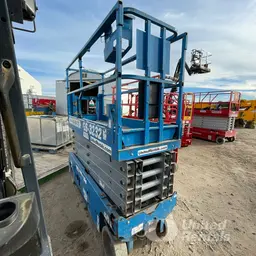 2017 Genie GS-3232 Scissor Lift