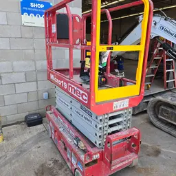 2019 MEC MICRO 19 Scissor Lift