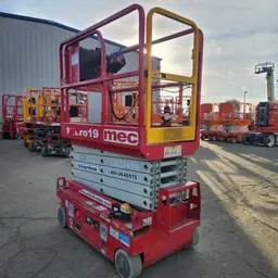 2018 MEC MICRO 19 Scissor Lift